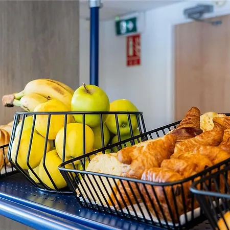 Ibis Budget Airport *